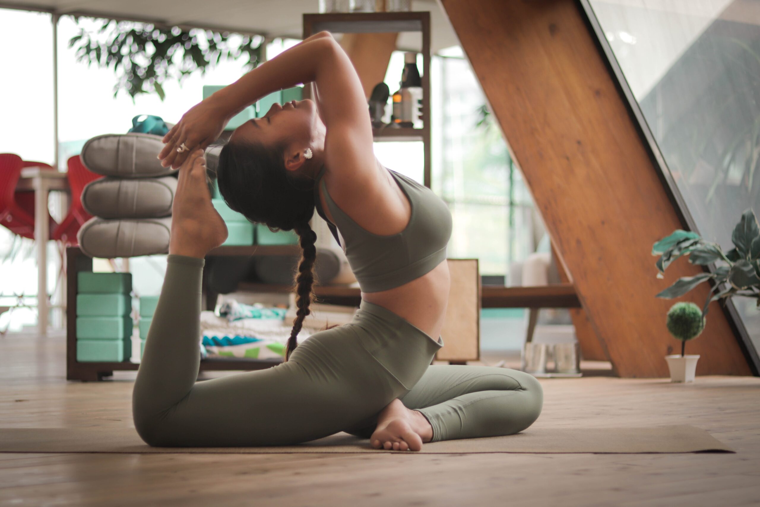 Sugen på att utbilda dig inom yoga?