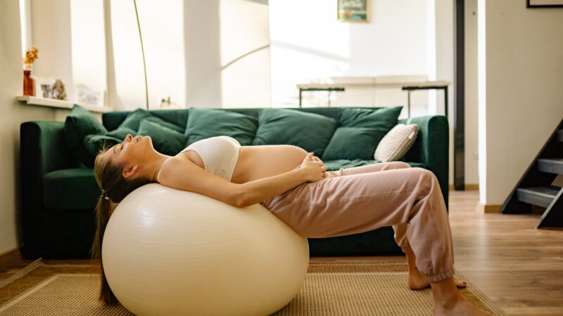 Fördelarna med att vara aktiv under graviditeten: Yoga under graviditeten