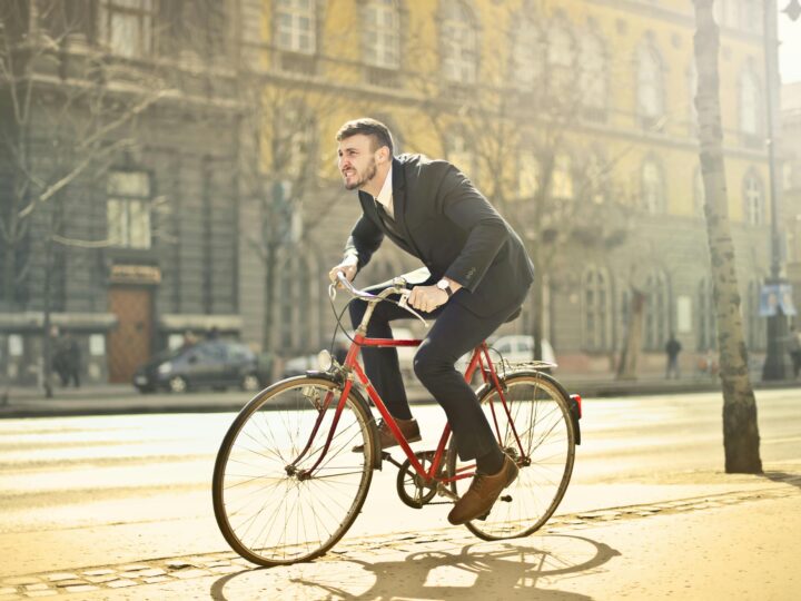 Vilket cykelställ på vägg eller cykelupphängning är bäst för din hemmacykel förvaring?