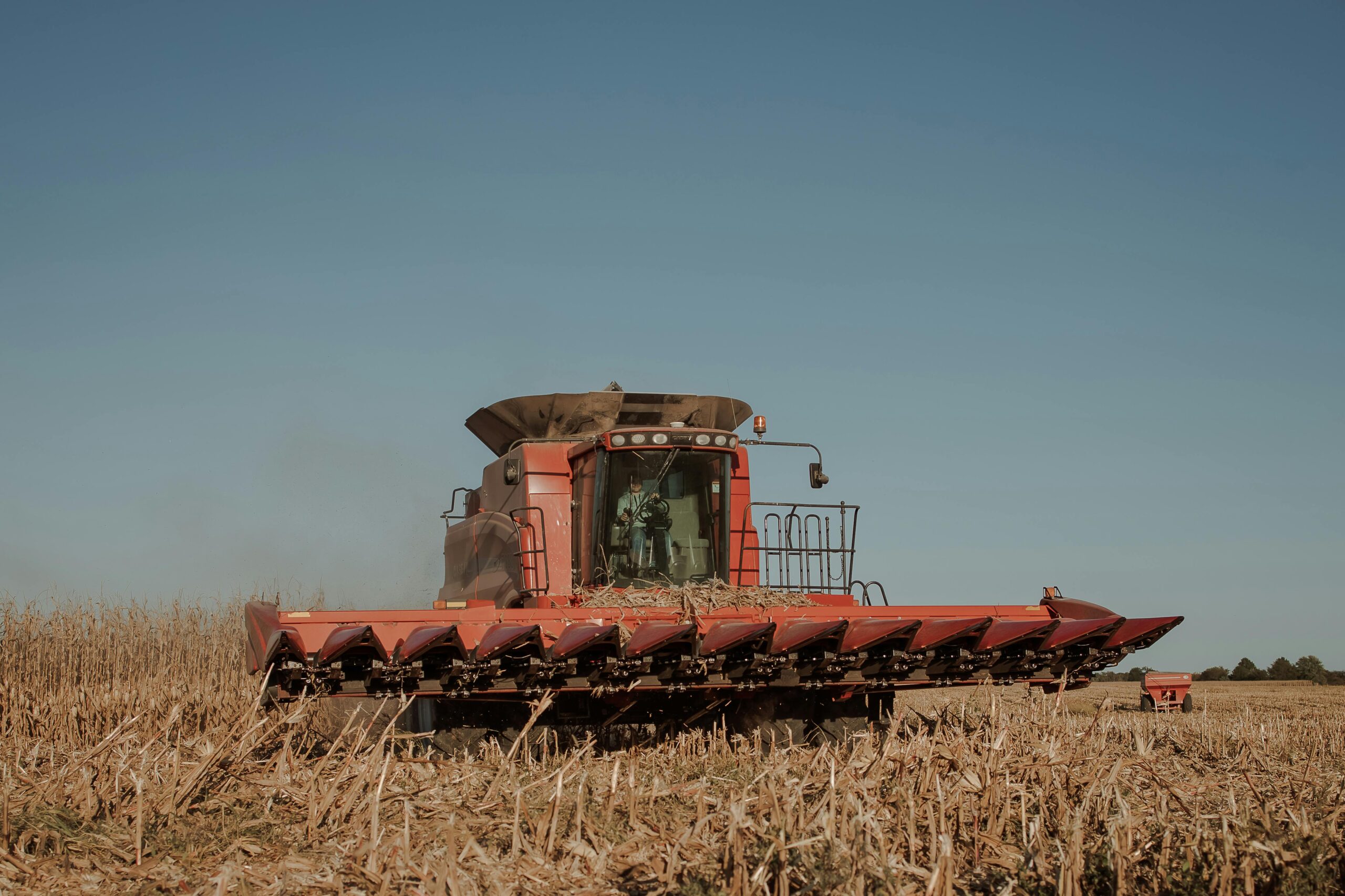Hur kan en Kultivator, Hydraulik och Könner och Söhnen Elverk förbättra din Jordbruksverksamhet?